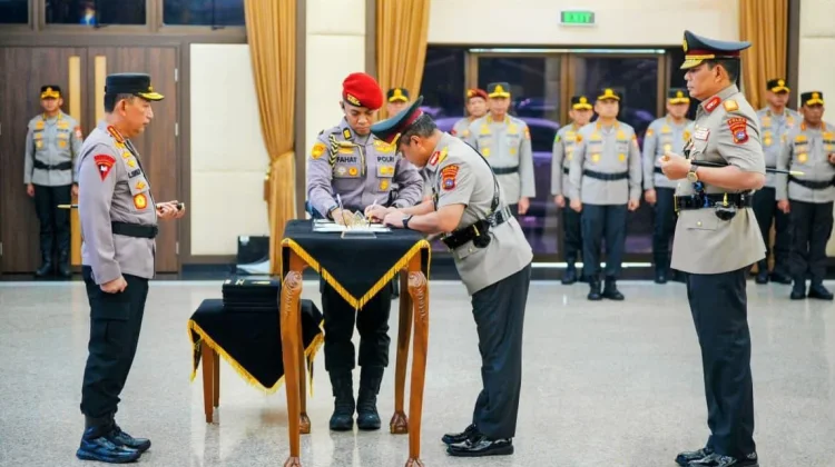Kapolri Pimpin Pelantikan dan Sertijab Enam Kapolda Jajaran, Ini Daftarnya