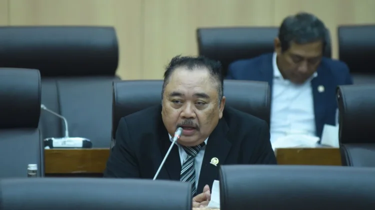 DPR: Kebakaran TPA Jatiwaringin Jadi Alarm Perbaikan Tata Kelola Sampah