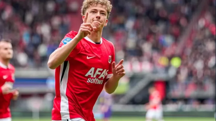 PSV Rekrut Sven Mijnans dari AZ, Gantikan Ismael Saibari ke Bayern