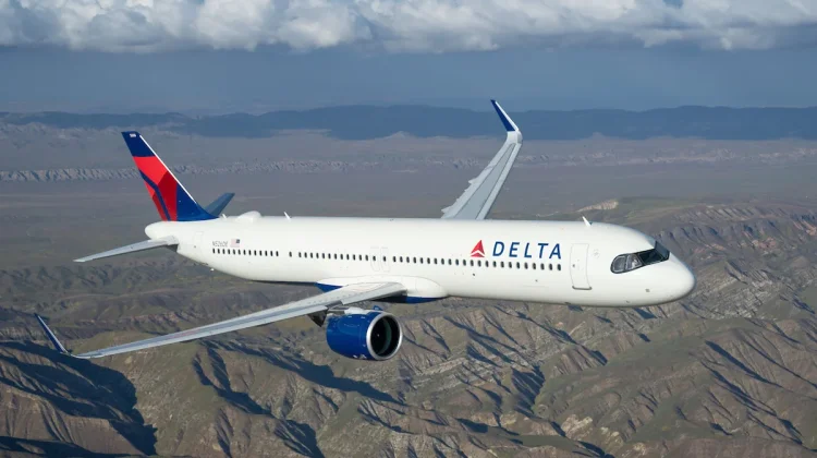 FAA Selidiki Dugaan Pesawat Delta Tertabrak Kembang Api saat Mendarat di Chicago