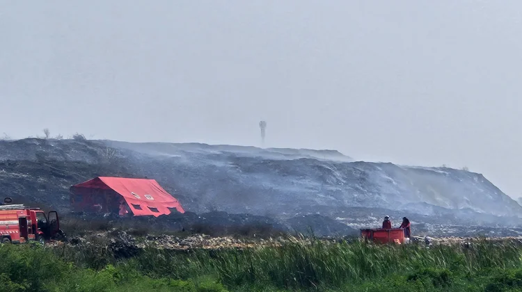 Evakuasi Warga Kebakaran TPA Jatiwaringin Capai 158 Jiwa