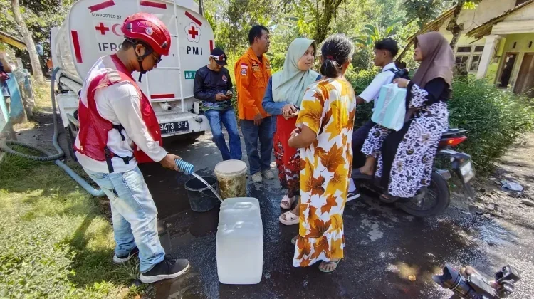 Kekeringan Meluas akibat Kemarau, DPR Minta Pemda Antisipasi Krisis Air Bersih