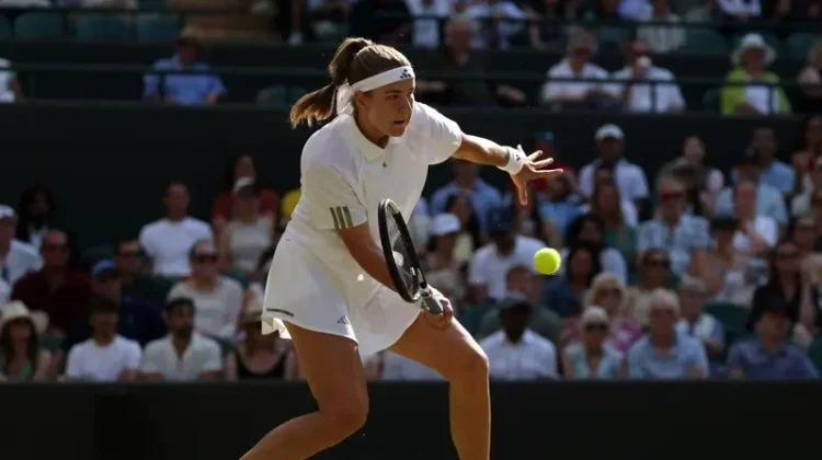Taklukkan Osaka, Muchova Tantang Gauff di Semifinal Wimbledon 2026
