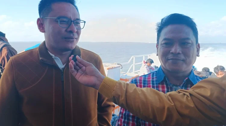 Napak Tilas ke Bawean, Toni: Persoalan Lama ternyata Masih Belum Berubah