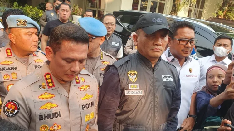 Kortastipidkor dan Polda Metro Geledah Kafe dan Money Changer di Jakarta Selatan