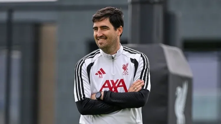 Era Baru Liverpool Dimulai, Iraola Pimpin Latihan Perdana The Reds