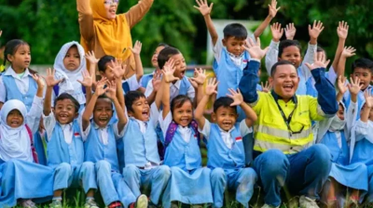 Sekolah Ekologi Pesisir: Wajah Baru CSR AMMAN di Sumbawa