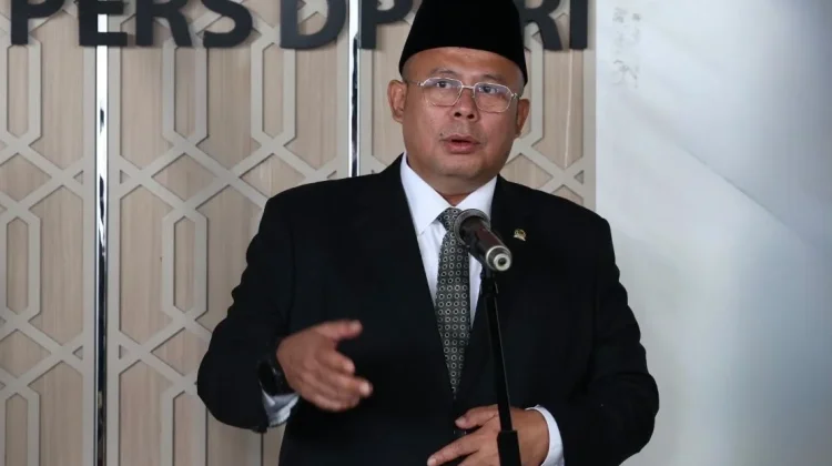 DPR Minta Pemda Tak Lagi Rumahkan Guru Honorer