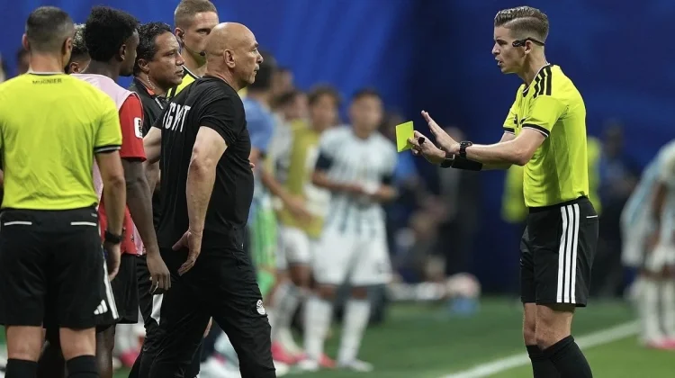 Standar Ganda FIFA: Hukuman Quansah Tetap Berlaku, Balogun Lolos dari Skorsing