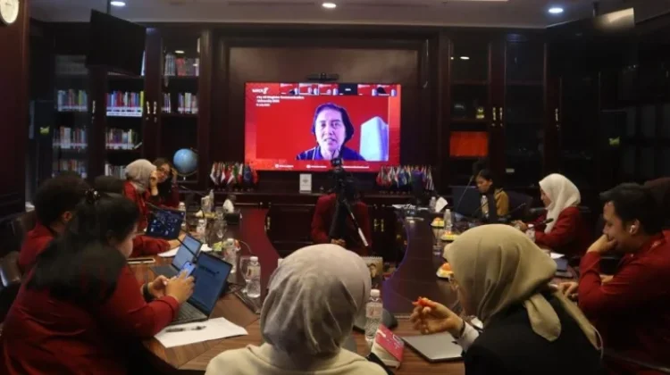 Webinar Universitas Bakrie Bahas Tantangan AI dan Budaya Viral di Ruang Digital