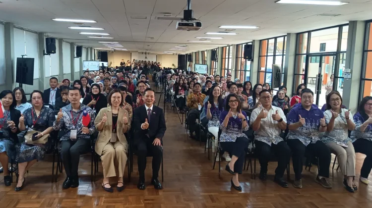 TETO Indonesia Serahkan Beasiswa Taiwan bagi 86 Pelajar Indonesia Berprestasi