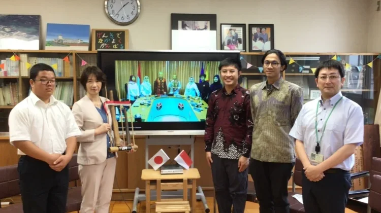 Angklung Masuk ke Kurikulum Pembelajaran SLB di Jepang