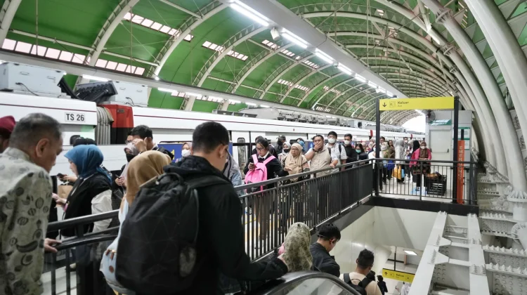 Penumpang Pagi Naik 12 Persen, LRT Jabodebek Keluarkan Panduan