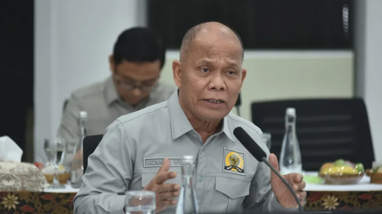 Komisi VI Minta Industri Farmasi BUMN Tingkatkan Inovasi dan Teknologi