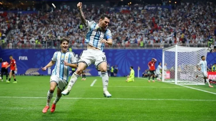Lagi-Lagi Ukir Sejarah usai Swiss Tumbang, Messi Pecahkan Rekor 'Assist' Piala Dunia