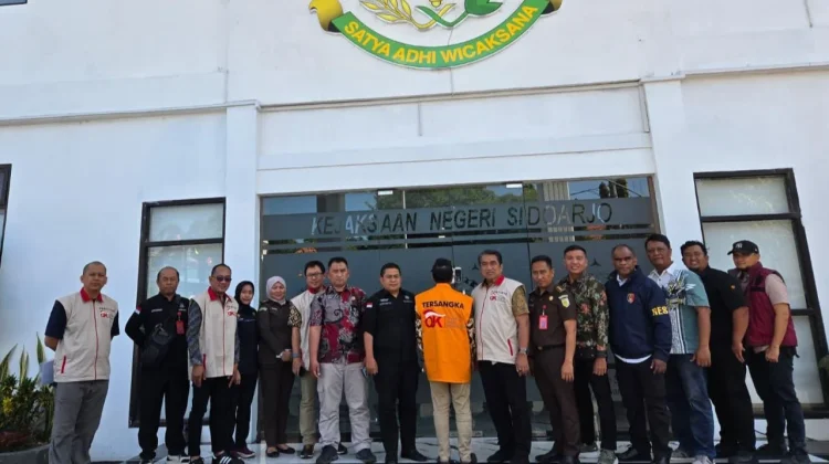 OJK Serahkan Tersangka Kasus BPR SAWA ke Kejaksaan