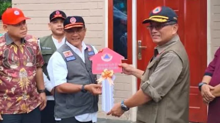 BNPB Serahkan Huntap bagi Korban Siklon Senyar Sumbar