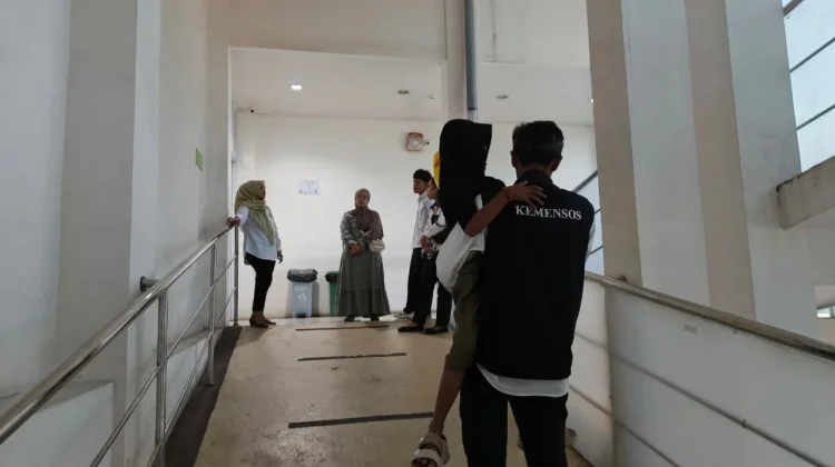 Kemensos Dampingi Anak di Sukabumi yang Kerap Hirup Bau BBM