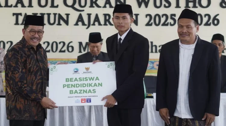 BAZNAS RI Salurkan Beasiswa Santri, Perkuat Majukan Pendidikan Pesantren