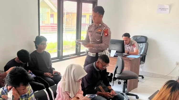 Satlantas Polres Mura Edukasi Pemohon SIM lewat Program 'Polantas Menyapa'