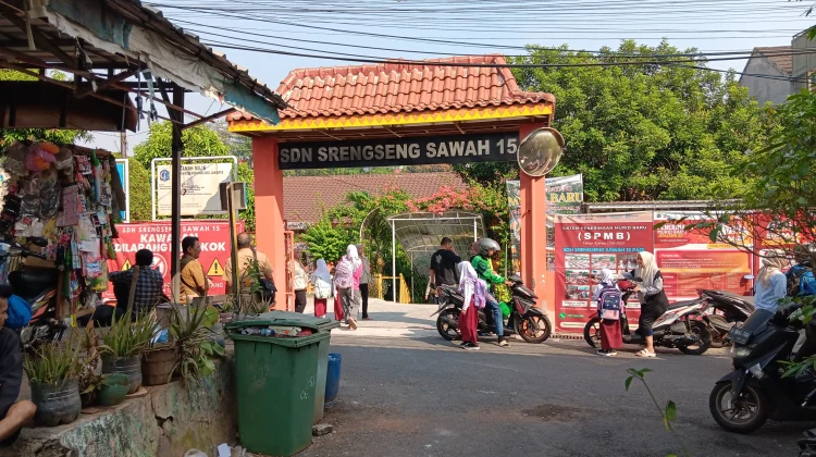 Mendikdasmen Pastikan Siswa SDN di Jaksel Kembali Ceria Pascaancaman Bom