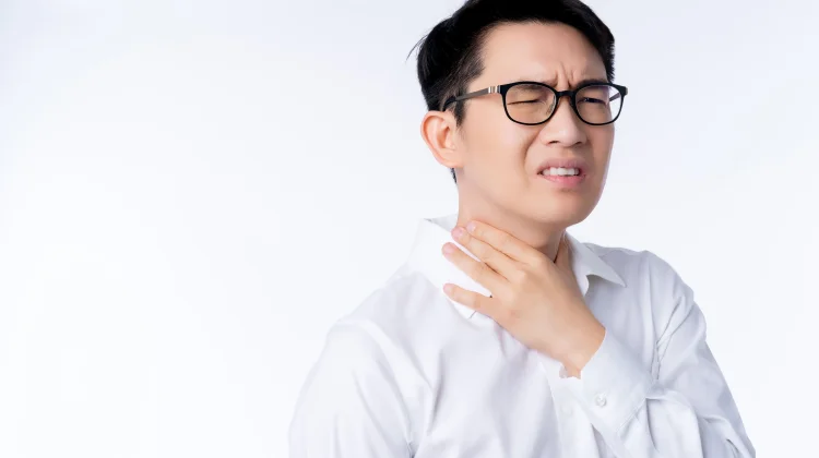Radang Tenggorokan Tak Kunjung Sembuh? Coba Konsumsi Lima Makanan Ini!