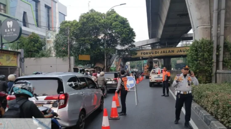 Dishub DKI Beberkan Alasan Mengapa Pembongkaran JPO Tendean Berlangsung Lama