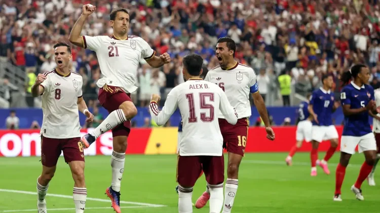 Spanyol Menang 2-0, Van der Vaart Kritik Pedas Prancis: Seperti Naik Komidi Putar
