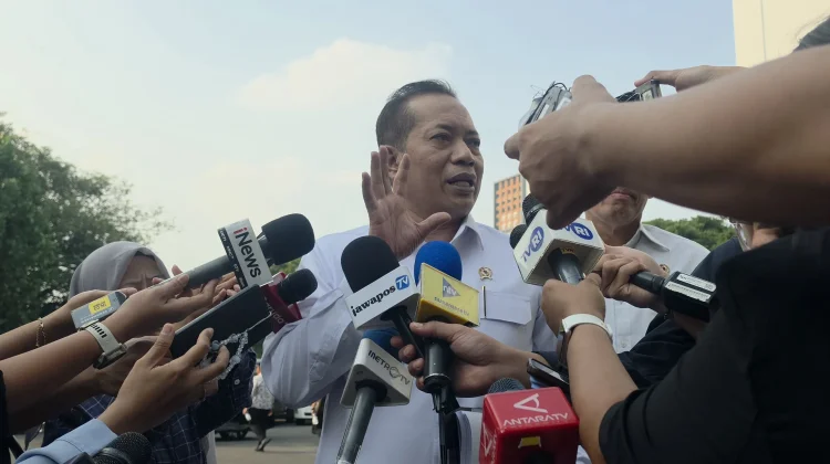 Menteri Koperas Sarankan KDMP Tidak Kelola Pertambangan dan Perkebunan Sawit