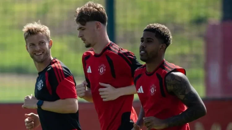 Manchester United Mulai Pramusim, Carrick Siapkan Tim Terbaik