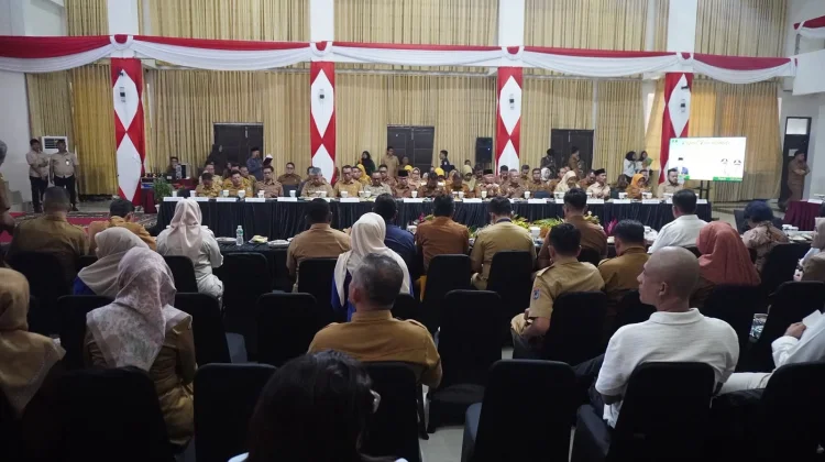 Menteri LH Targetkan Krisis Sampah Sumbar Tuntas pada 2027