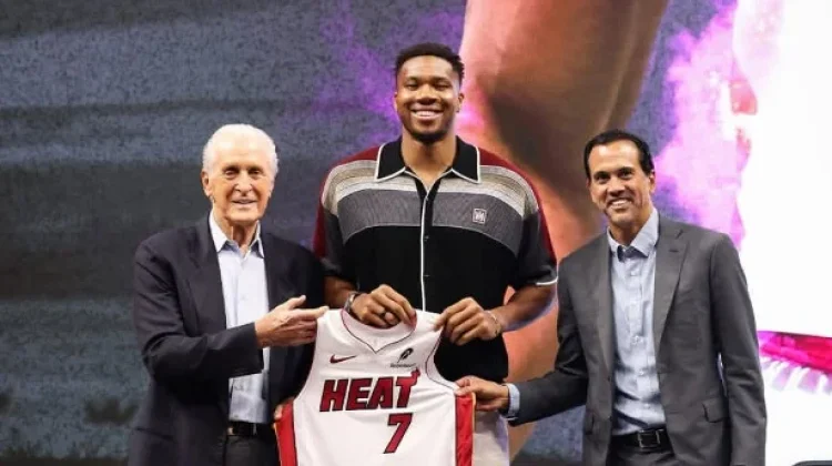 Giannis  Tiba di Miami, Sambutan Meriah Warnai Bintang Baru Heat