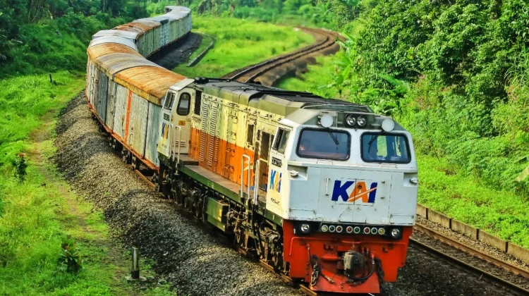 KAI Angkut 10.050 Ton Pupuk selama Semester I 2026
