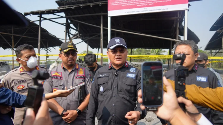 Kementerian Lingkungan Hidup Menyegel Pabrik Aluminium Tangerang