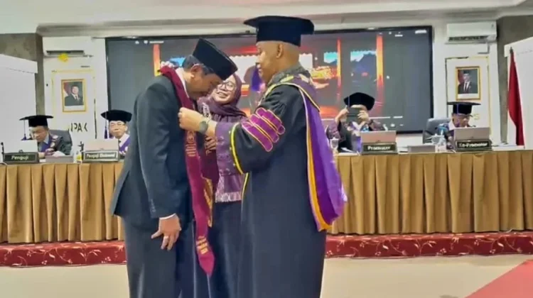 Mantan Direktur PP RRI Sandang Doktor dengan Predikat Sangat Memuaskan