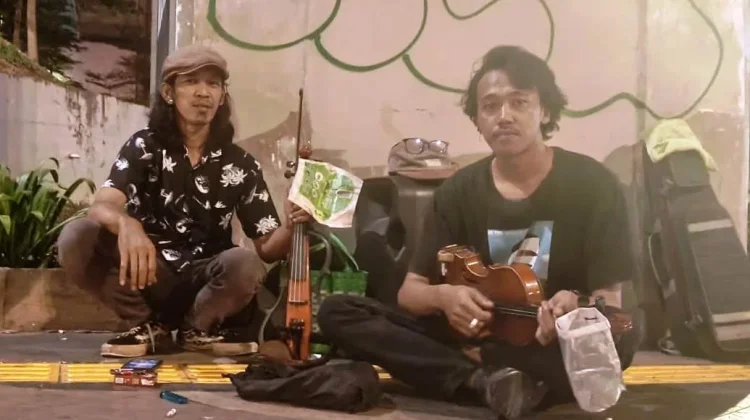 Nada-Nada Mengawang, Senandung Biola di Bawah Langit Cawang