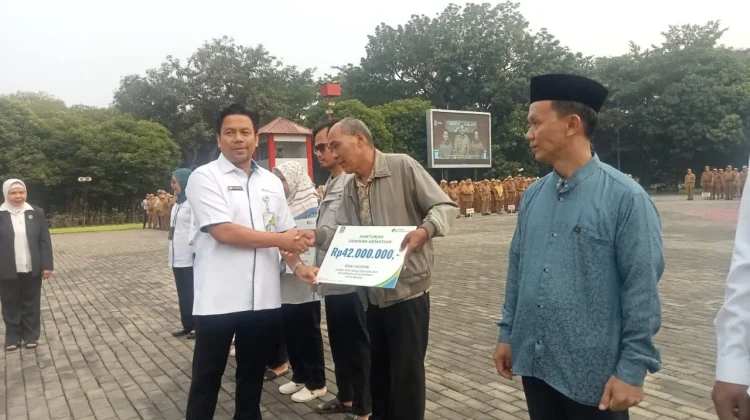 Puluhan Perusahaan di Bekasi Biayai Jaminan Sosial Warga Lokal lewat CSR