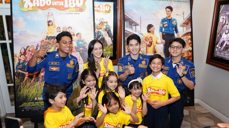 Trailer ‘Kado untuk Ibu’ Dirilis, Angkat Kisah Hangat Cinta Keluarga