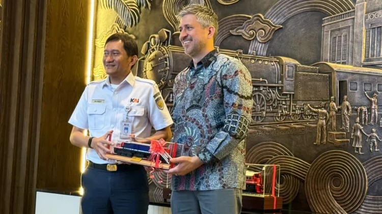 KAI Terima 54 Lokomotif CC205 untuk Logistik Sumatra Selatan