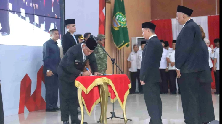 Plt Bupati Bekasi Lantik 1.564 Anggota Badan Permusyawaratan Desa
