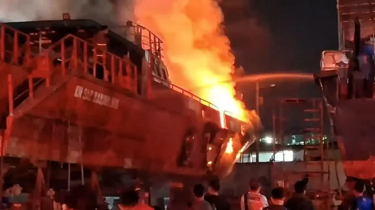 Ini Kronologi KN SAR Ramawijaya Terbakar di Galangan Kapal Muara Baru