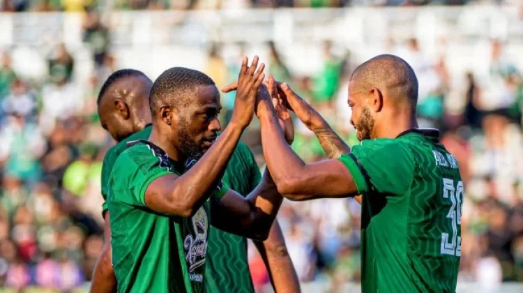 Kepercayaan Diri Meningkat, Alex Martin Siap Hadapi Tantangan  Bersama Persebaya