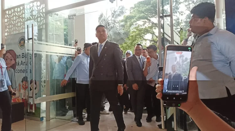Kepala BGN Jelaskan Keterlibatan TNI dan Polri pada Program MBG