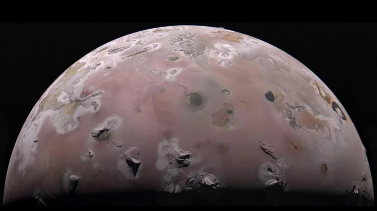 Misi Juno Selidiki Panas Bawah Permukaan Io, Bulan Vulkanik Jupiter