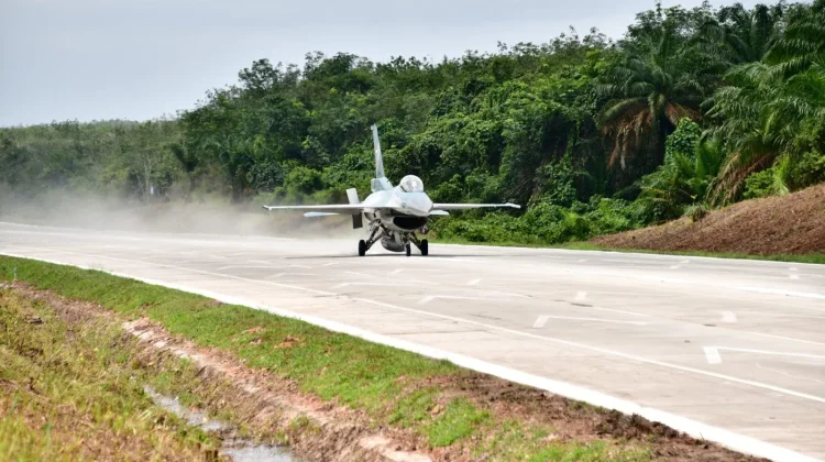 PU Siapkan Empat Ruas Tol sebagai Landasan Darurat Pesawat Tempur TNI AU