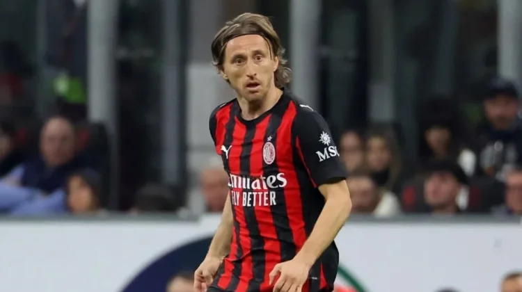 Luka Modric Perpanjang Kontrak Setahun Bersama AC Milan
