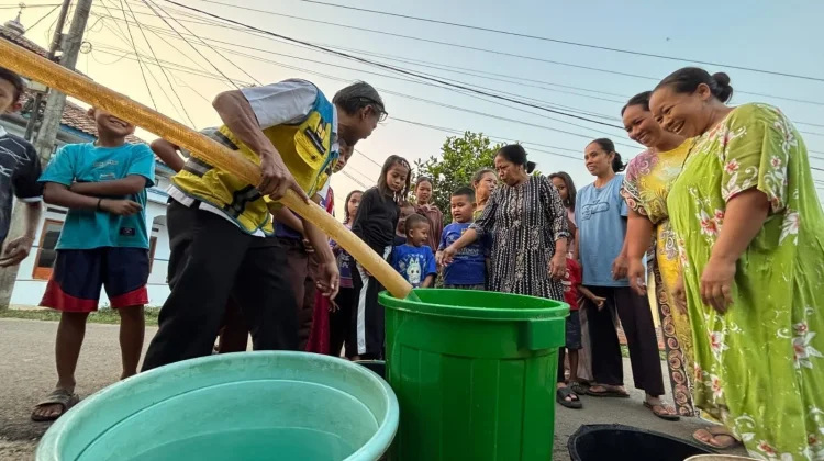 Kementerian PU Salurkan Air Bersih bagi Warga Terdampak Kekeringan di Lebak