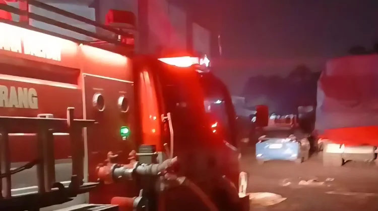 Pabrik Kardus di Kabupaten Tangerang Terbakar, Kerugian Capai Rp3 Miliar