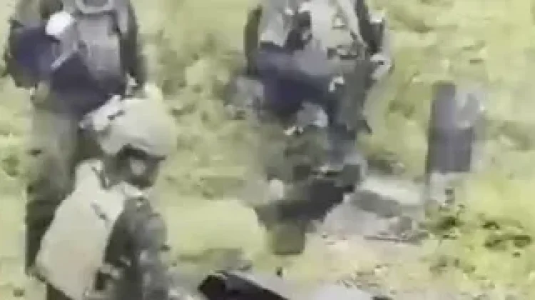 TNI Evakuasi Dua Jenazah Korban Penembakan OPM di Yahukimo