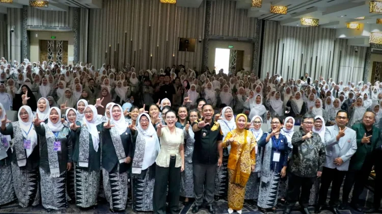Plt Bupati Apresiasi Peran Bidan dalam Menurunkan Angka Stunting di Bekasi
